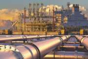 Pipelines leading the LNG terminal and the LNG tanker