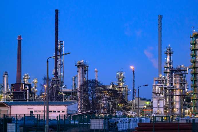 Die PCK-Raffinerie in Schwedt/Oder befürchtet negative Folgen für die Versorgung mit Sprit und Heizöl, falls US-Sanktionen in Kraft treten (Archivbild).