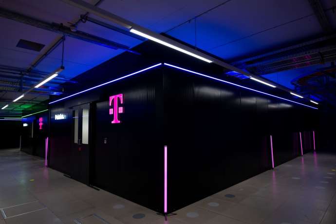 Die Telekom hat ihre KI-Fabrik in München in Betrieb genommen.