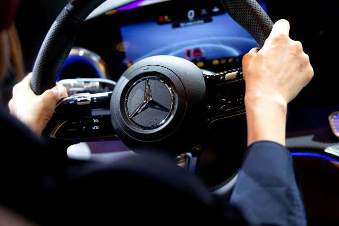 Mercedes-Benz macht mehr Gewinn nach magerem Vorjahresquartal. (Archivbild)