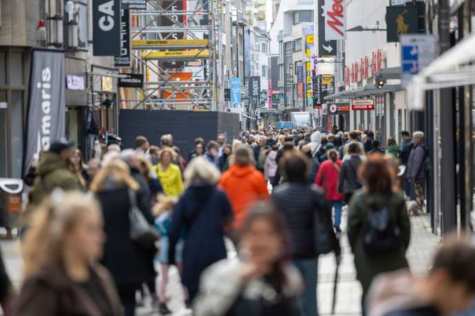 Verbände fordern Polizeipräsenz für Proteste am Samstag