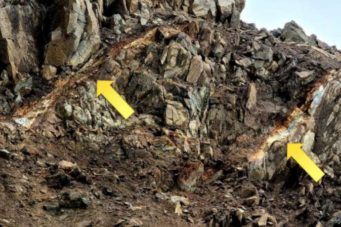 Neue 1,5 km lange Goldmineralisierung Muddy Creek enthält bis zu 127 g/t Gold