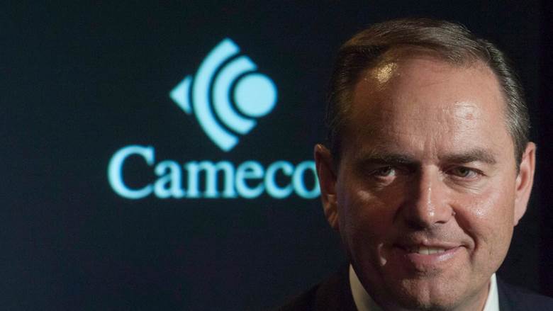 A person in front of a logo
AI-generated content may be incorrect.