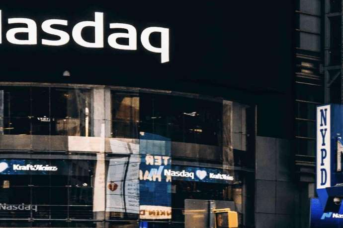 Ad-hoc&excl; KI erneuert Wirkstoffsuche&quest; &ndash; AMD und Pharmaelite Partner dieses Smallcaps